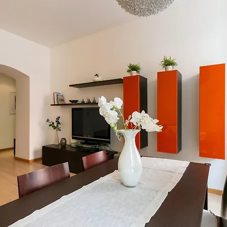 Family - Center Daire *