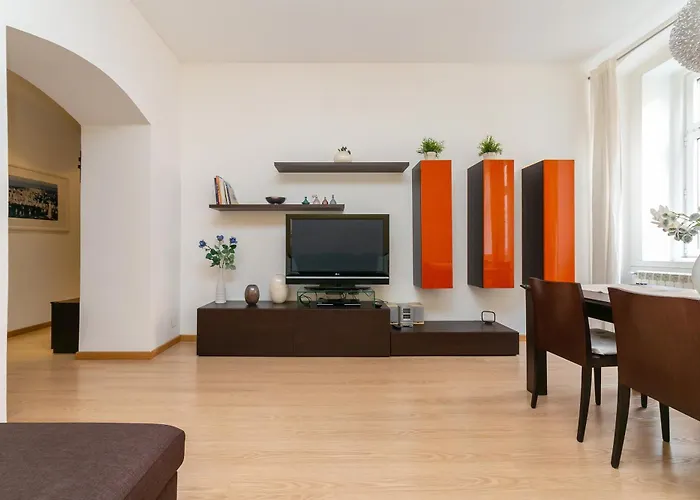 Family - Center Apartment Trieste