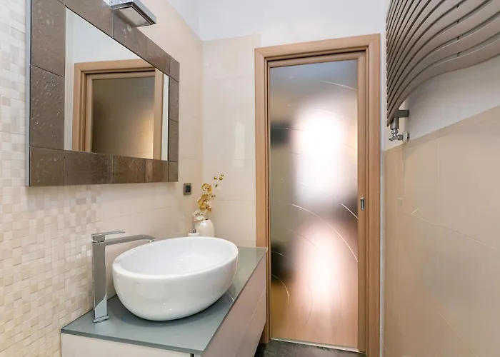 Family - Center Apartment Trieste